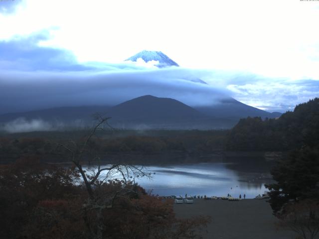 精進湖からの富士山