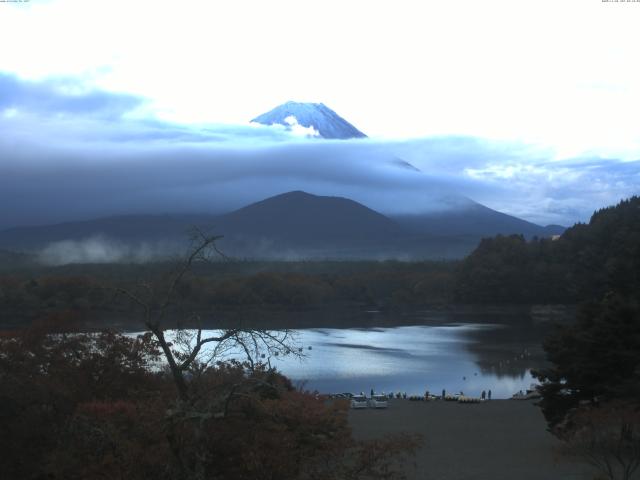 精進湖からの富士山