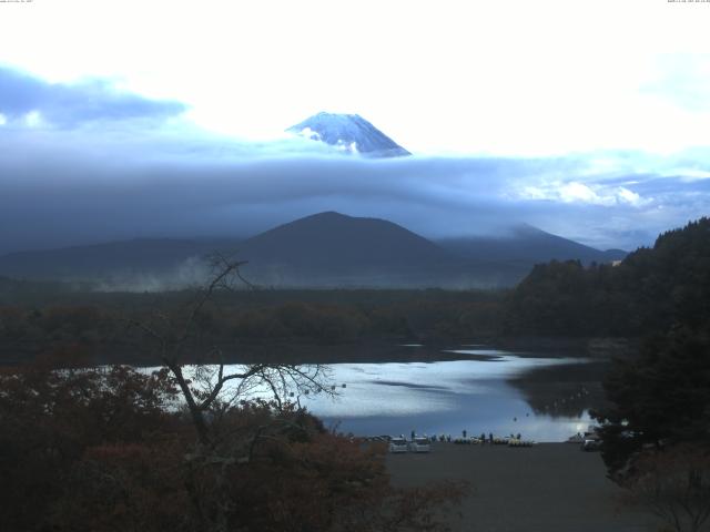 精進湖からの富士山