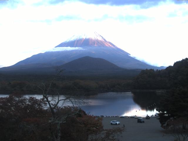 精進湖からの富士山