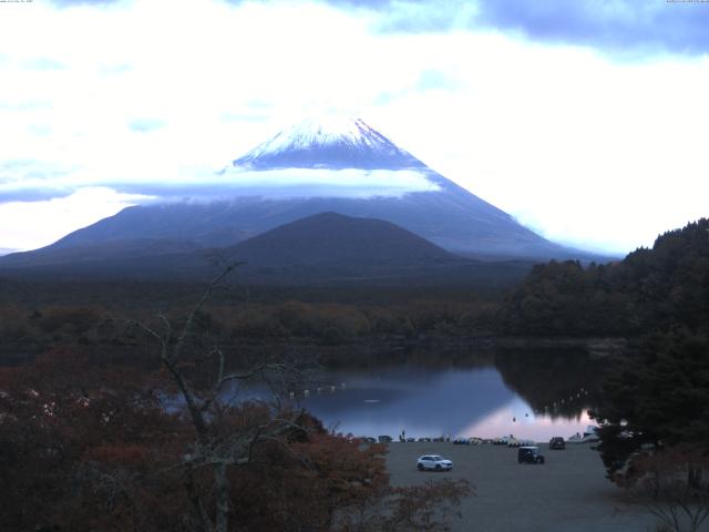 精進湖からの富士山