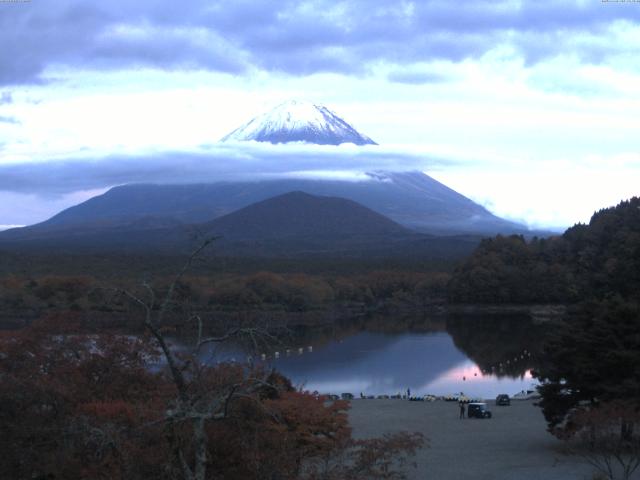 精進湖からの富士山