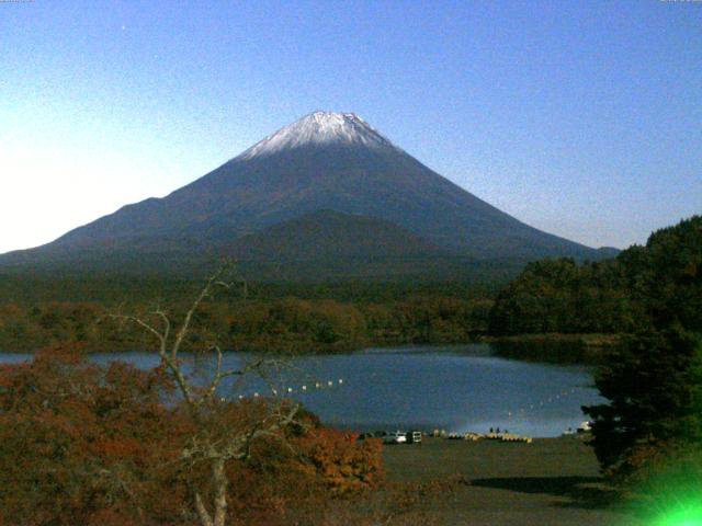 精進湖からの富士山
