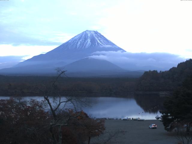 精進湖からの富士山