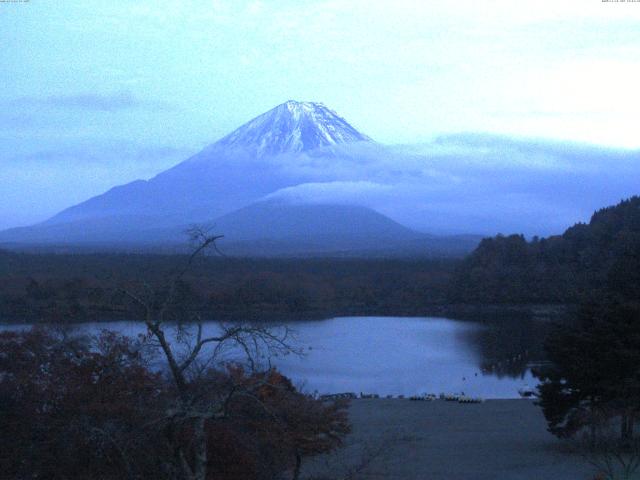 精進湖からの富士山