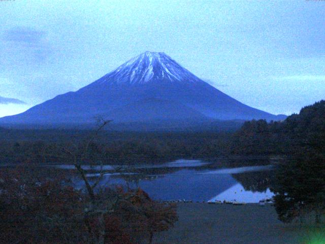 精進湖からの富士山