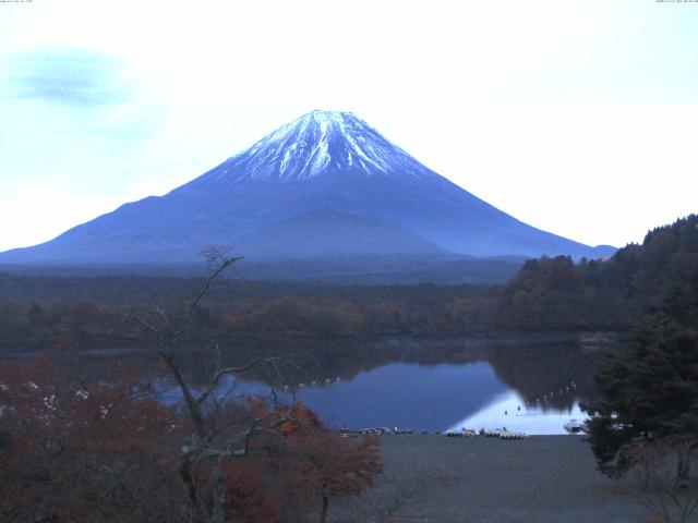 精進湖からの富士山