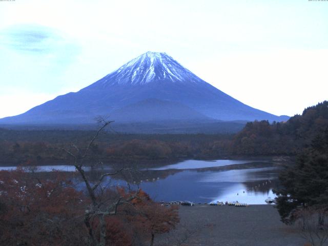 精進湖からの富士山
