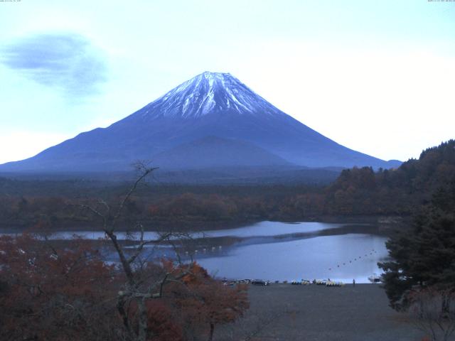 精進湖からの富士山