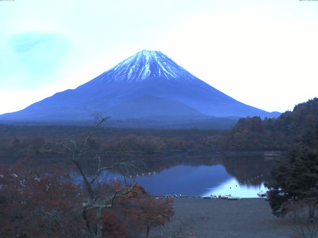 精進湖からの富士山