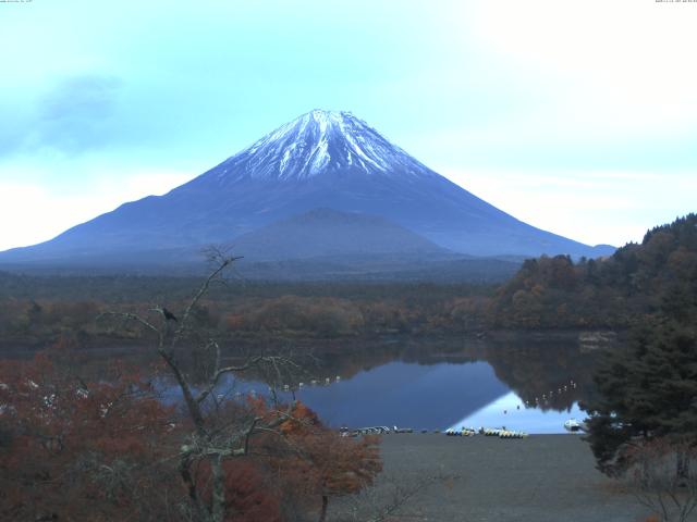 精進湖からの富士山
