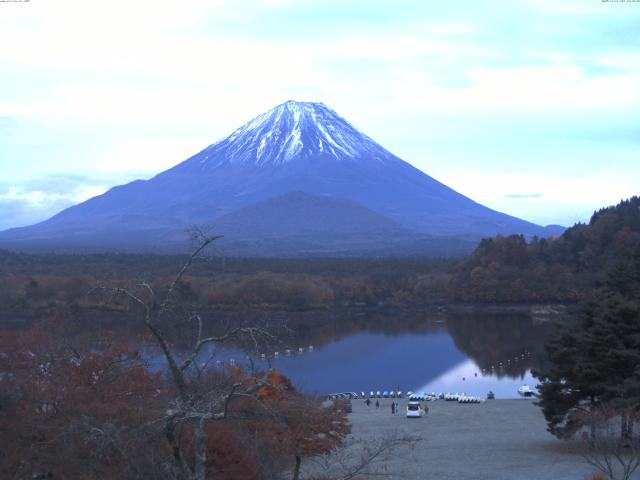 精進湖からの富士山