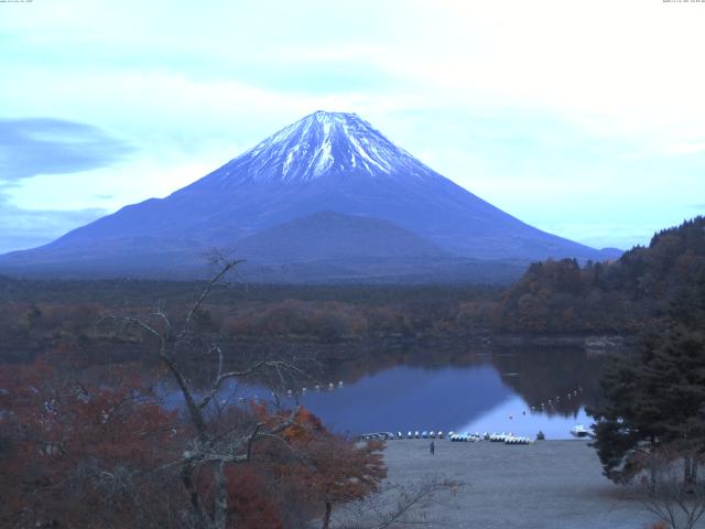 精進湖からの富士山