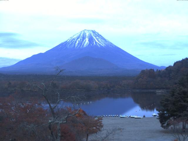 精進湖からの富士山