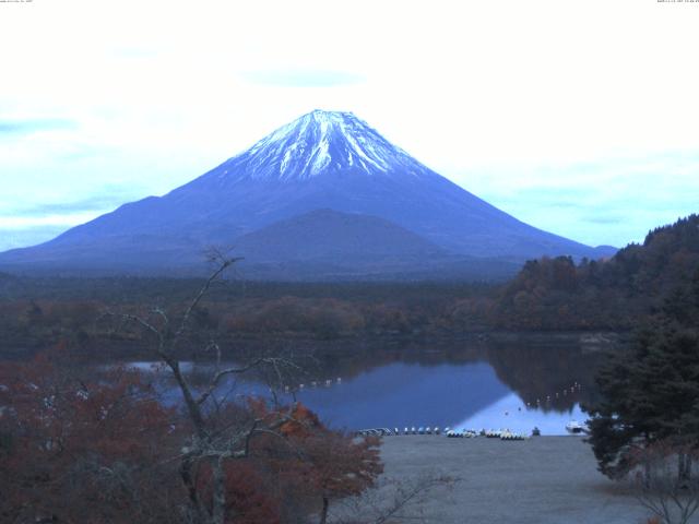 精進湖からの富士山