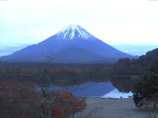 精進湖からの富士山