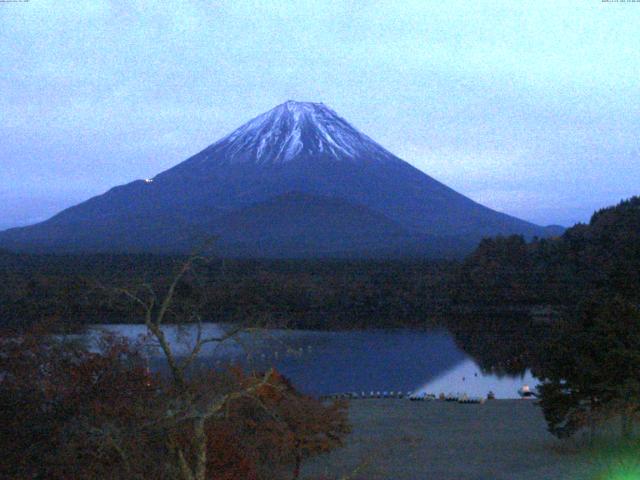 精進湖からの富士山