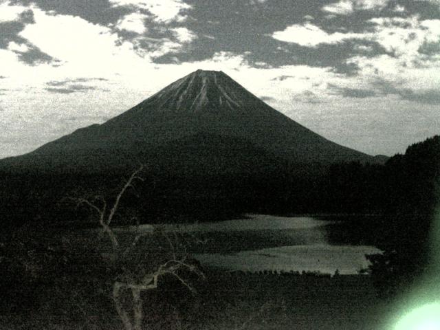 精進湖からの富士山