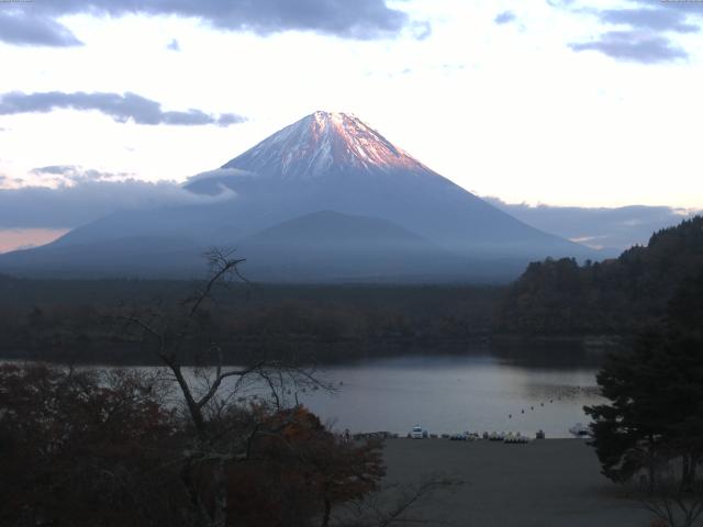 精進湖からの富士山