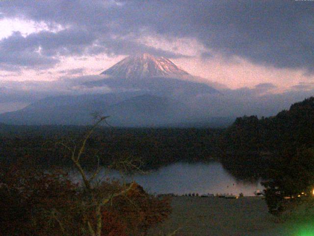 精進湖からの富士山