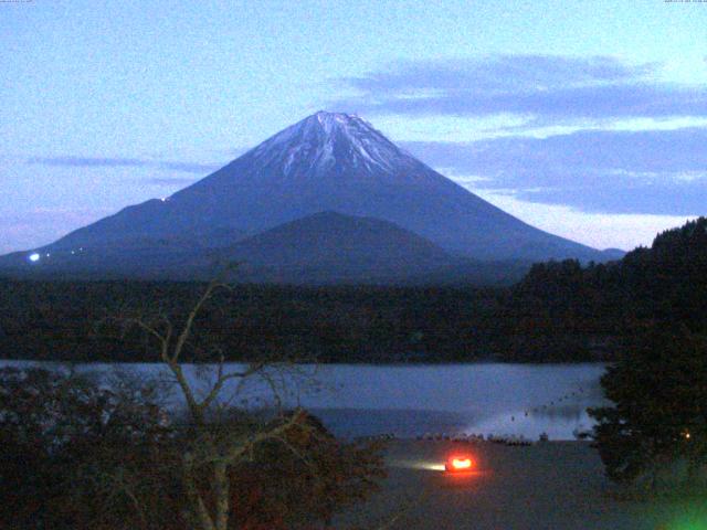 精進湖からの富士山