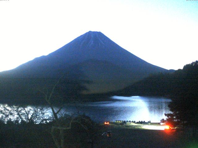精進湖からの富士山