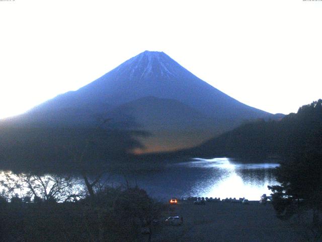 精進湖からの富士山