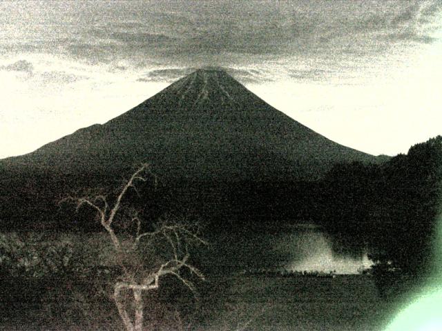 精進湖からの富士山