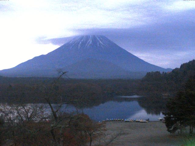 精進湖からの富士山