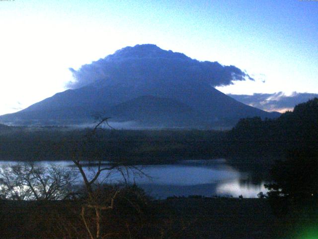 精進湖からの富士山