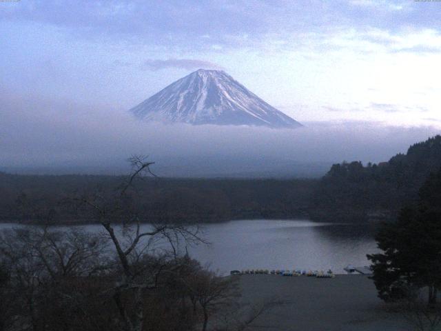 精進湖からの富士山