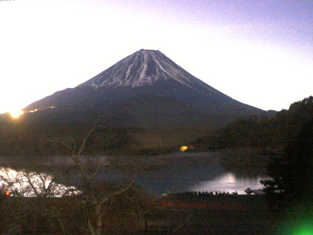 精進湖からの富士山