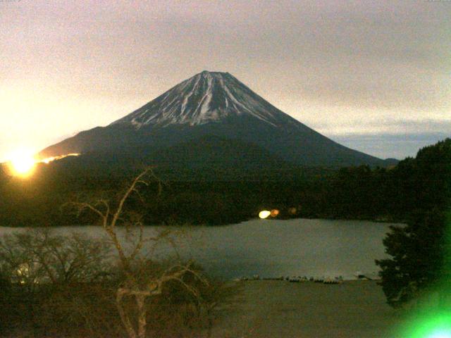 精進湖からの富士山