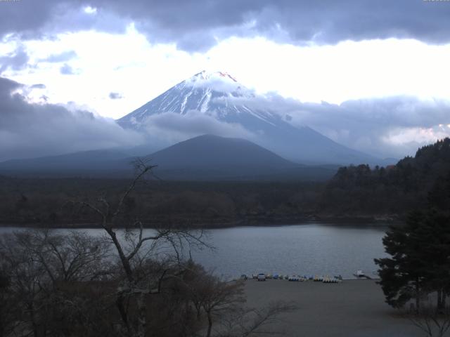 精進湖からの富士山