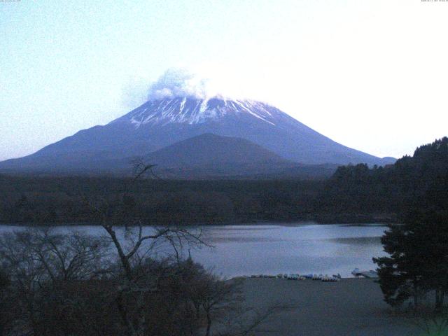 精進湖からの富士山
