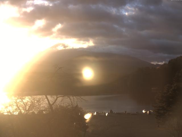 精進湖からの富士山