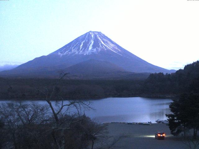 精進湖からの富士山
