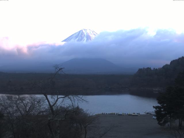 精進湖からの富士山