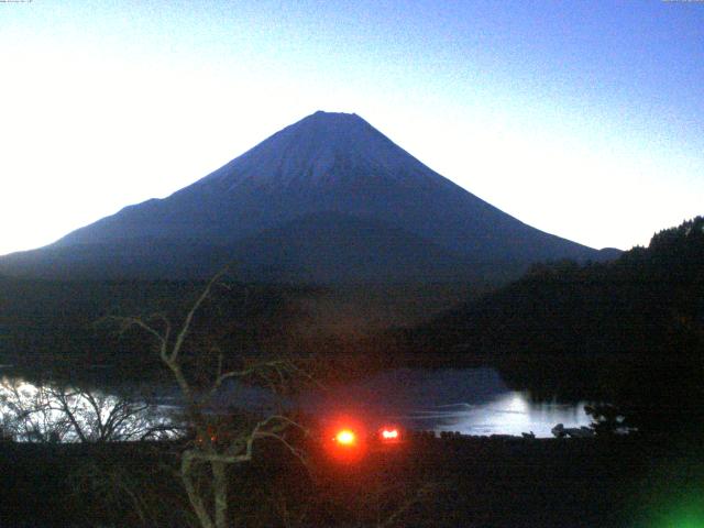 精進湖からの富士山