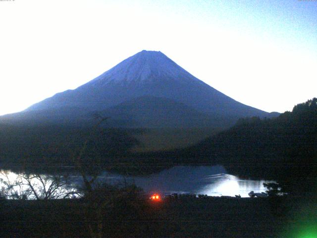 精進湖からの富士山