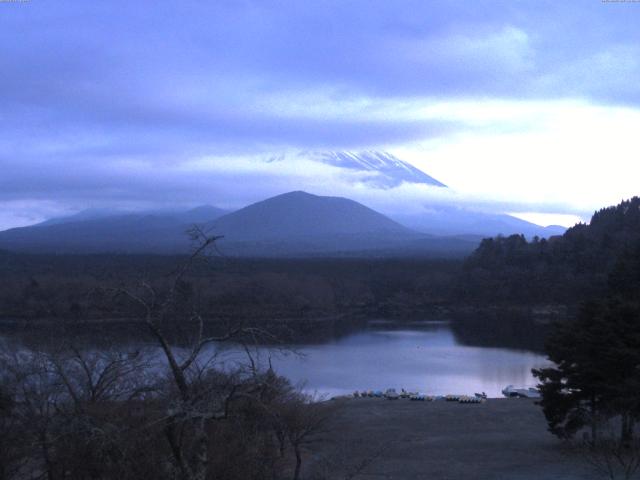 精進湖からの富士山