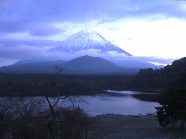 精進湖からの富士山