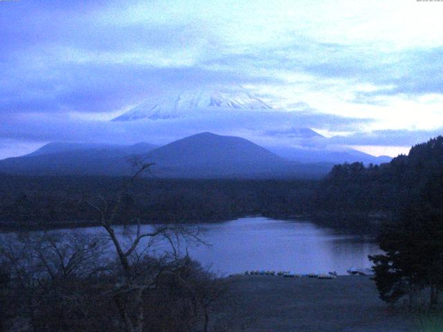 精進湖からの富士山