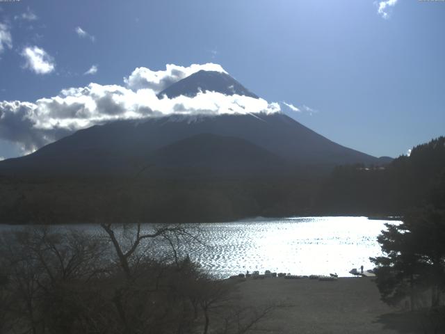 精進湖からの富士山