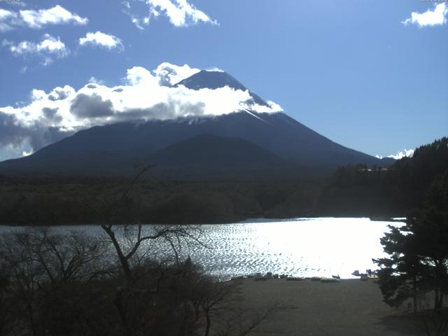 精進湖からの富士山