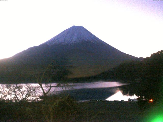 精進湖からの富士山