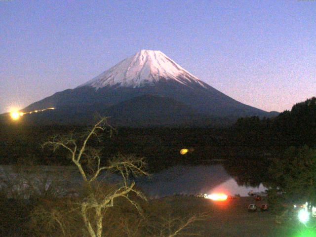 精進湖からの富士山