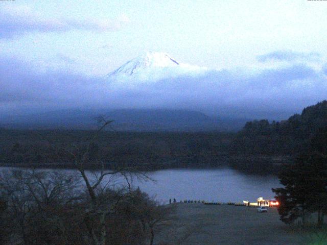精進湖からの富士山