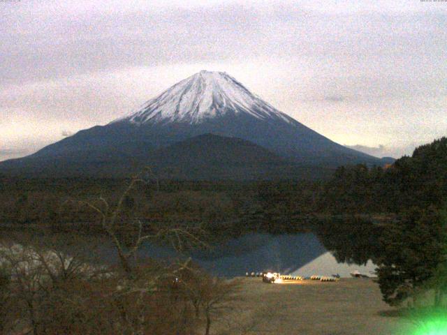 精進湖からの富士山