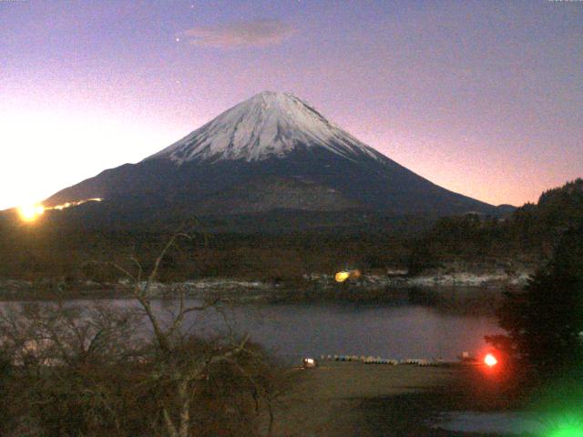 精進湖からの富士山
